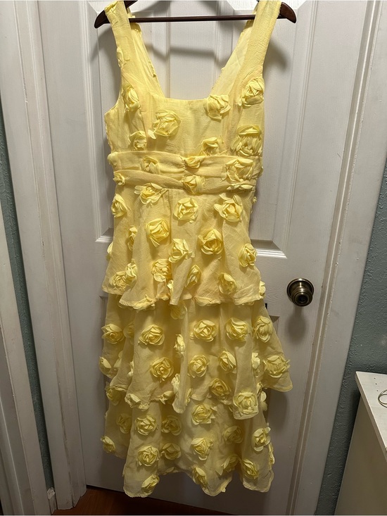 Lulus Dresses & Skirts - Lulu's Yellow Floral Appliqué Tiered Midi Dress